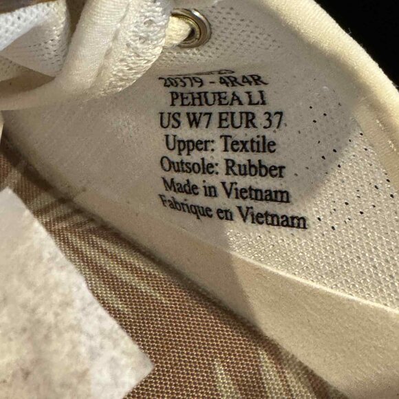 New Olukai Pehuea li Mesh Sneakers Women's  $100 in White - Picture 16 of 16